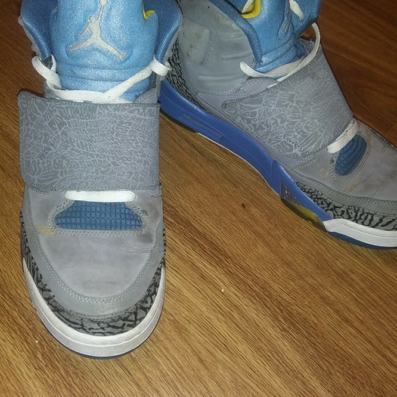 Jordan shoes for men size 12 - Picture 3 of 3